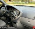 Киа Каренс 2005 в Николаеве на Automoto.ua Серый Киа Каренс, объемом двигателя 2 л и пробегом 217 тыс. км за 5300 $, фото 7 на Automoto.ua