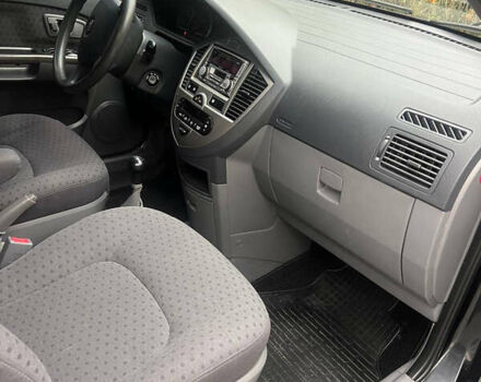 Киа Каренс 2005 в Тернополе на Automoto.ua Серый Киа Каренс, объемом двигателя 1.99 л и пробегом 139 тыс. км за 4500 $, фото 10 на Automoto.ua