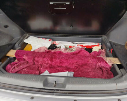 Серый Киа Каренс, объемом двигателя 1.99 л и пробегом 200 тыс. км за 6200 $, фото 12 на Automoto.ua