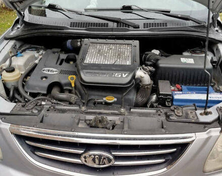 Серый Киа Каренс, объемом двигателя 1.99 л и пробегом 200 тыс. км за 6200 $, фото 7 на Automoto.ua