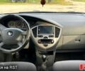 Киа Каренс 2005 в Николаеве на Automoto.ua Серый Киа Каренс, объемом двигателя 2 л и пробегом 217 тыс. км за 5300 $, фото 9 на Automoto.ua