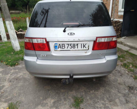 Серый Киа Каренс, объемом двигателя 1.99 л и пробегом 200 тыс. км за 6200 $, фото 1 на Automoto.ua