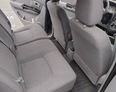 Сірий Кіа Каренс, об'ємом двигуна 1.59 л та пробігом 218 тис. км за 4800 $, фото 5 на Automoto.ua