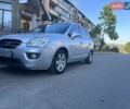Серый Киа Каренс, объемом двигателя 2 л и пробегом 206 тыс. км за 5200 $, фото 3 на Automoto.ua