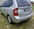 Серый Киа Каренс, объемом двигателя 1.99 л и пробегом 242 тыс. км за 5900 $, фото 2 на Automoto.ua