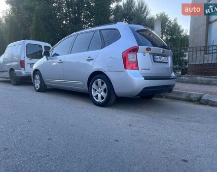 Серый Киа Каренс, объемом двигателя 2 л и пробегом 206 тыс. км за 5200 $, фото 2 на Automoto.ua