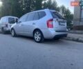 Серый Киа Каренс, объемом двигателя 2 л и пробегом 206 тыс. км за 5200 $, фото 2 на Automoto.ua