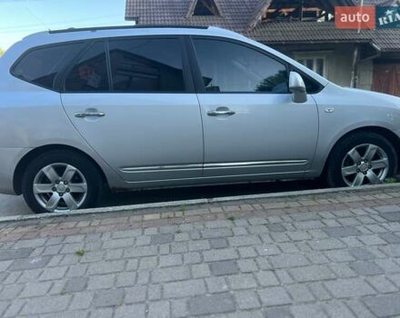 Серый Киа Каренс, объемом двигателя 2 л и пробегом 206 тыс. км за 5200 $, фото 11 на Automoto.ua