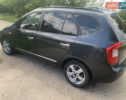 Сірий Кіа Каренс, об'ємом двигуна 2 л та пробігом 350 тис. км за 5400 $, фото 5 на Automoto.ua