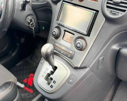 Киа Каренс 2006 в Виннице на Automoto.ua Серый Киа Каренс, объемом двигателя 2 л и пробегом 354 тыс. км за 5599 $, фото 23 на Automoto.ua