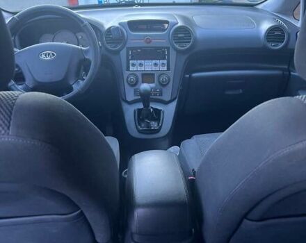 Серый Киа Каренс, объемом двигателя 2 л и пробегом 206 тыс. км за 5200 $, фото 13 на Automoto.ua