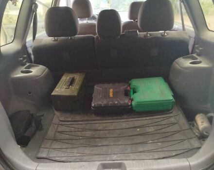 Серый Киа Каренс, объемом двигателя 1.59 л и пробегом 207 тыс. км за 4300 $, фото 3 на Automoto.ua