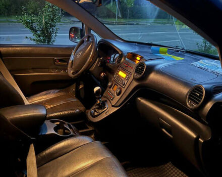 Киа Каренс 2006 в Черновцах на Automoto.ua Серый Киа Каренс, объемом двигателя 2 л и пробегом 250 тыс. км за 6000 $, фото 5 на Automoto.ua