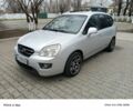Серый Киа Каренс, объемом двигателя 2 л и пробегом 274 тыс. км за 5300 $, фото 3 на Automoto.ua