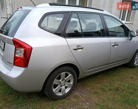 Серый Киа Каренс, объемом двигателя 2 л и пробегом 222 тыс. км за 5500 $, фото 8 на Automoto.ua