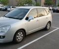 Серый Киа Каренс, объемом двигателя 2 л и пробегом 220 тыс. км за 6500 $, фото 1 на Automoto.ua