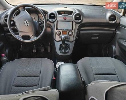 Серый Киа Каренс, объемом двигателя 2 л и пробегом 163 тыс. км за 5400 $, фото 30 на Automoto.ua