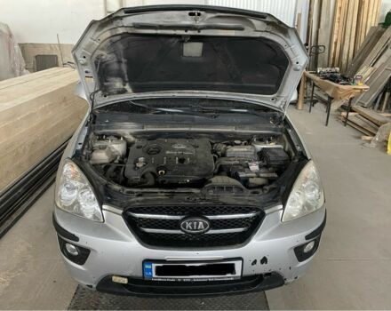 Серый Киа Каренс, объемом двигателя 2 л и пробегом 305 тыс. км за 2800 $, фото 1 на Automoto.ua