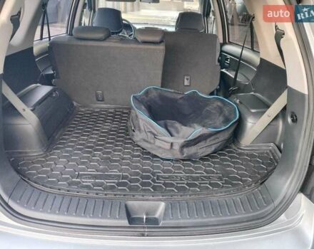 Серый Киа Каренс, объемом двигателя 2 л и пробегом 163 тыс. км за 5400 $, фото 48 на Automoto.ua