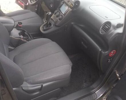 Серый Киа Каренс, объемом двигателя 2 л и пробегом 258 тыс. км за 5200 $, фото 6 на Automoto.ua