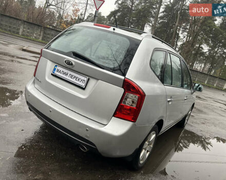 Сірий Кіа Каренс, об'ємом двигуна 1.99 л та пробігом 220 тис. км за 3999 $, фото 3 на Automoto.ua