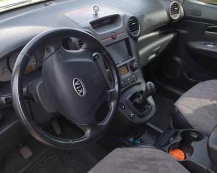 Сірий Кіа Каренс, об'ємом двигуна 2 л та пробігом 219 тис. км за 6600 $, фото 13 на Automoto.ua