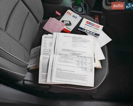 Серый Киа Каренс, объемом двигателя 2 л и пробегом 163 тыс. км за 5400 $, фото 37 на Automoto.ua