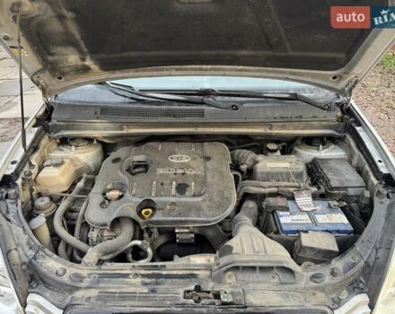Сірий Кіа Каренс, об'ємом двигуна 1.99 л та пробігом 280 тис. км за 3350 $, фото 11 на Automoto.ua
