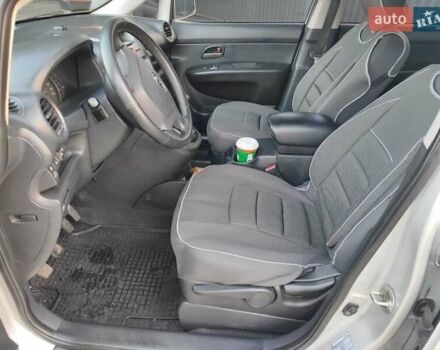 Серый Киа Каренс, объемом двигателя 2 л и пробегом 163 тыс. км за 5400 $, фото 36 на Automoto.ua