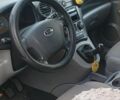 Сірий Кіа Каренс, об'ємом двигуна 2 л та пробігом 270 тис. км за 4800 $, фото 1 на Automoto.ua