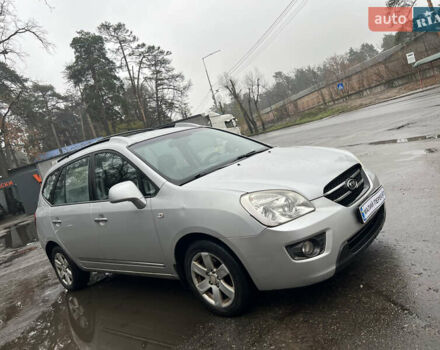 Сірий Кіа Каренс, об'ємом двигуна 1.99 л та пробігом 220 тис. км за 3999 $, фото 2 на Automoto.ua