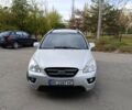 Киа Каренс 2007 в Николаеве на Automoto.ua Серый Киа Каренс, объемом двигателя 2 л и пробегом 230 тыс. км за 6000 $, фото 1 на Automoto.ua