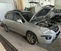 Серый Киа Каренс, объемом двигателя 2 л и пробегом 305 тыс. км за 2800 $, фото 6 на Automoto.ua