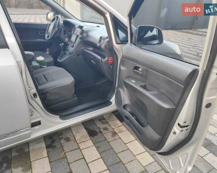 Серый Киа Каренс, объемом двигателя 2 л и пробегом 163 тыс. км за 5400 $, фото 43 на Automoto.ua