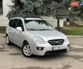 Серый Киа Каренс, объемом двигателя 2 л и пробегом 280 тыс. км за 4999 $, фото 1 на Automoto.ua