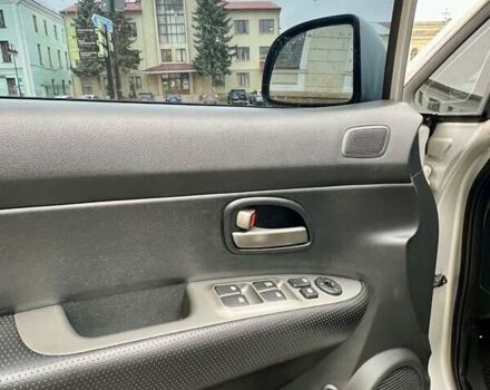 Серый Киа Каренс, объемом двигателя 2 л и пробегом 173 тыс. км за 6700 $, фото 18 на Automoto.ua