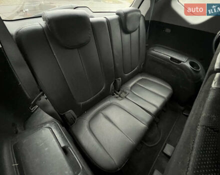 Сірий Кіа Каренс, об'ємом двигуна 1.99 л та пробігом 220 тис. км за 3999 $, фото 7 на Automoto.ua