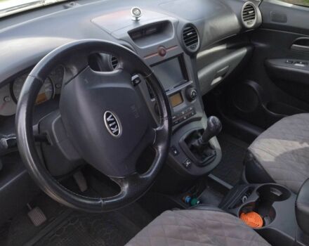 Сірий Кіа Каренс, об'ємом двигуна 2 л та пробігом 219 тис. км за 6600 $, фото 6 на Automoto.ua