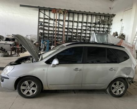 Серый Киа Каренс, объемом двигателя 2 л и пробегом 305 тыс. км за 2800 $, фото 3 на Automoto.ua