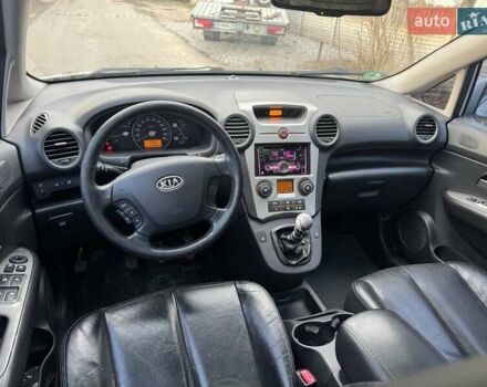 Сірий Кіа Каренс, об'ємом двигуна 1.99 л та пробігом 280 тис. км за 3350 $, фото 6 на Automoto.ua