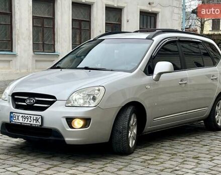 Серый Киа Каренс, объемом двигателя 2 л и пробегом 173 тыс. км за 6700 $, фото 1 на Automoto.ua