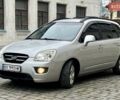 Серый Киа Каренс, объемом двигателя 2 л и пробегом 173 тыс. км за 6700 $, фото 1 на Automoto.ua