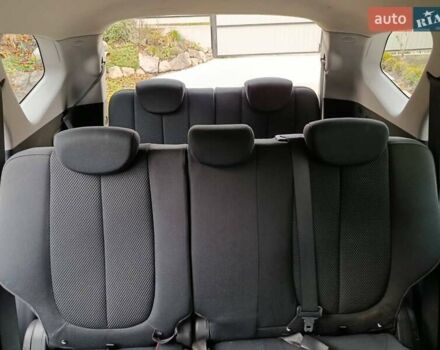 Серый Киа Каренс, объемом двигателя 2 л и пробегом 222 тыс. км за 5500 $, фото 3 на Automoto.ua