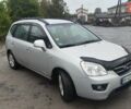 Серый Киа Каренс, объемом двигателя 2 л и пробегом 249 тыс. км за 7850 $, фото 2 на Automoto.ua