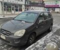 Киа Каренс 2007 в Киеве на Automoto.ua Серый Киа Каренс, объемом двигателя 2 л и пробегом 450 тыс. км за 2700 $, фото 7 на Automoto.ua