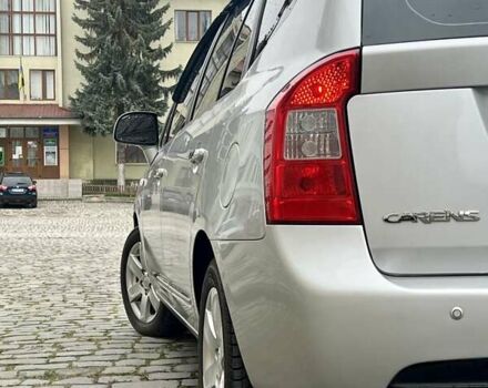 Серый Киа Каренс, объемом двигателя 2 л и пробегом 173 тыс. км за 6700 $, фото 7 на Automoto.ua