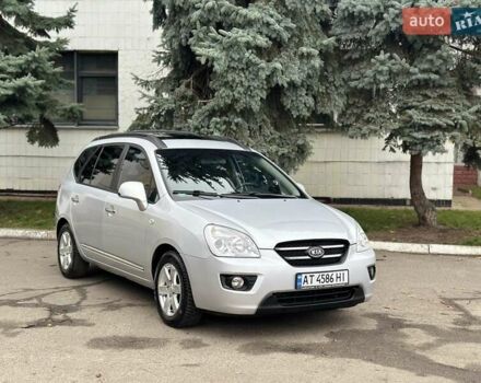 Серый Киа Каренс, объемом двигателя 2 л и пробегом 280 тыс. км за 4999 $, фото 3 на Automoto.ua