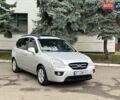 Серый Киа Каренс, объемом двигателя 2 л и пробегом 280 тыс. км за 4999 $, фото 3 на Automoto.ua