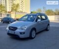 Сірий Кіа Каренс, об'ємом двигуна 2 л та пробігом 268 тис. км за 5400 $, фото 1 на Automoto.ua