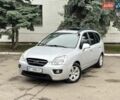 Серый Киа Каренс, объемом двигателя 2 л и пробегом 280 тыс. км за 4999 $, фото 1 на Automoto.ua